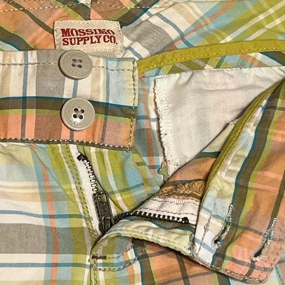 Mossimo Suppy Co. Size 3 girls plaid shorts with leg button detail - Picture 8 of 8